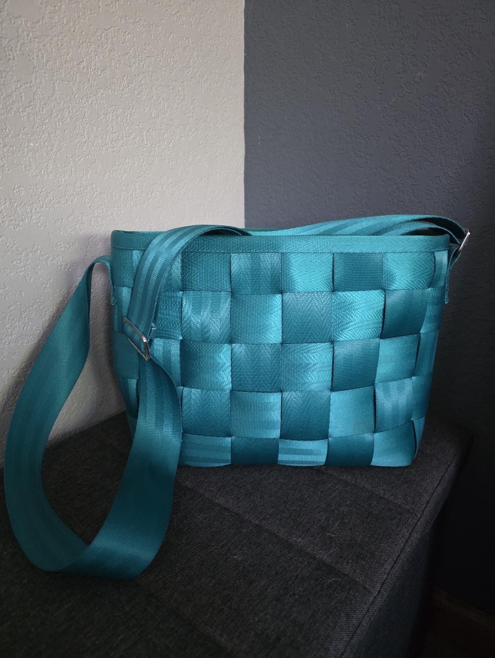 Rare Harveys Seatbelt Teal Messenger Bag
